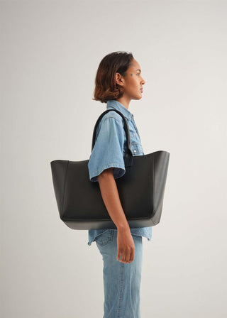 Koné - Large Filippo Bag - Vitello Black