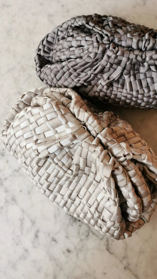 Maria La Rosa - Game Ribbon - Grey