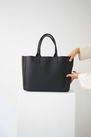 Koné - Large Filippo Bag - Vitello Black