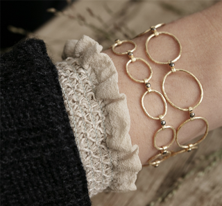 5 OCTOBRE - Jane M Dot Bracelet