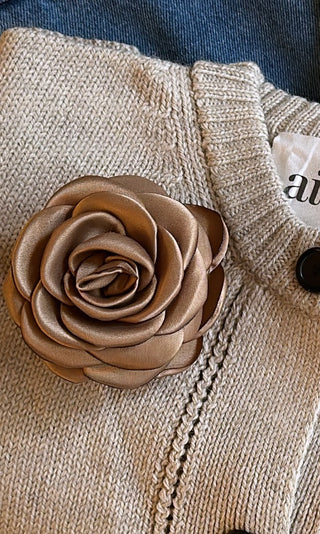 Pico Copenhagen - Small Satin Rose Claw - Latte