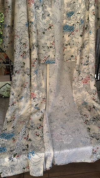 Kyoto Vintage Warehouse - Silk Kimono - Ecru with Flowers