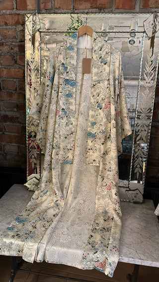 Kyoto Vintage Warehouse - Silk Kimono - Ecru with Flowers