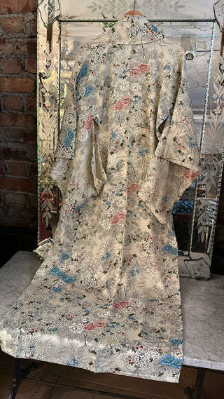 Kyoto Vintage Warehouse - Silk Kimono - Ecru with Flowers